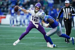 Vikings get embarrassed by Seahawks in Max Brosmer’s first start